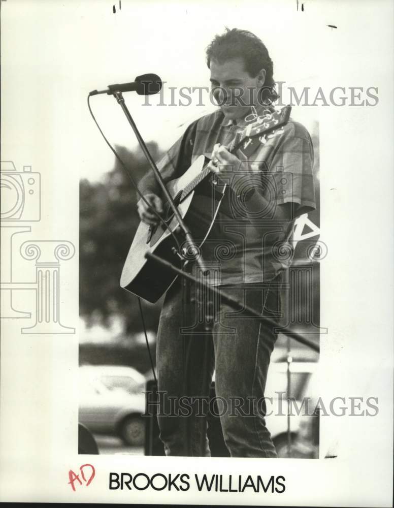 1990 Press Photo Musical artist Brooks Williams - tup04063- Historic Images