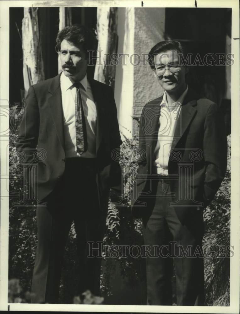 1987 Press Photo Edward James Olmos &amp; Haing S. Ngor star in &quot;Miami Vice&quot; on NBC- Historic Images