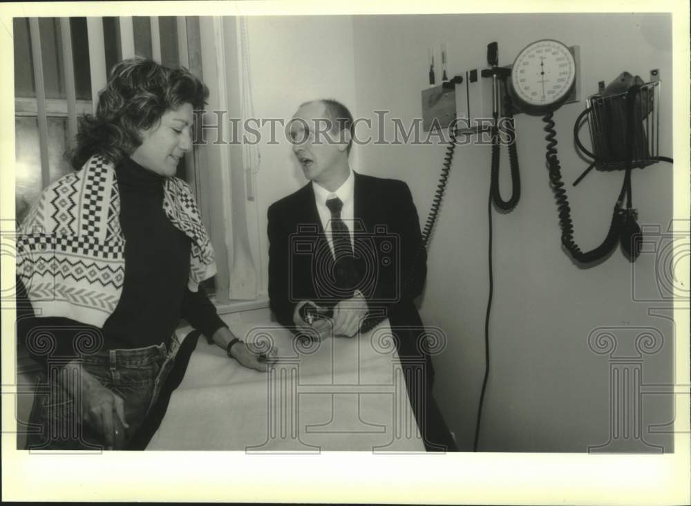 1993 Press Photo Cynthia Jeseo & Stephen Winters at Albany, NY homeless shelter- Historic Images