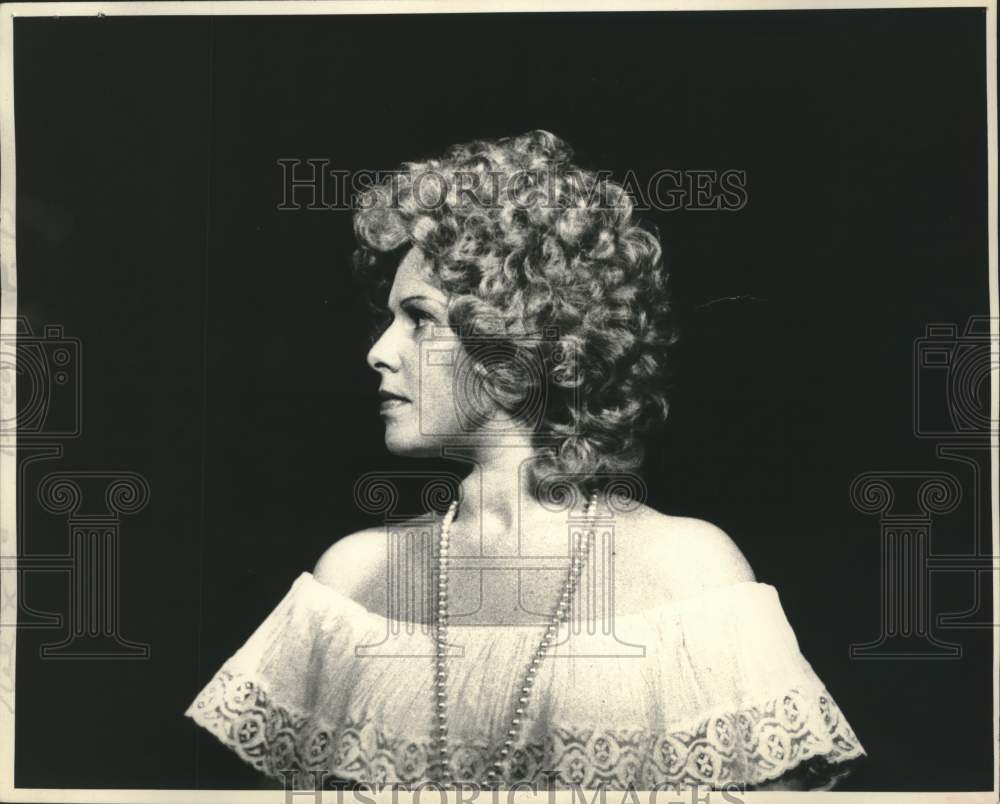 1976 Press Photo Erica Sacks stars as Lady Utterwood in "Heartbreak House"- Historic Images