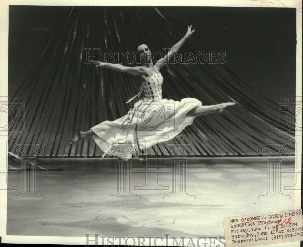 1982 Press Photo May O&#39;Donnell dances at Woodstock Playhouse, New York- Historic Images