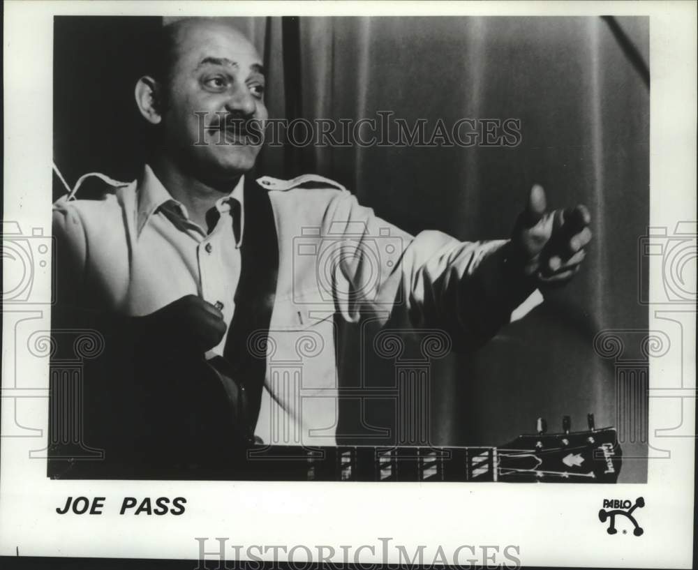 1981 Press Photo Pablo Records recording artist Joe Pass - tup04621- Historic Images