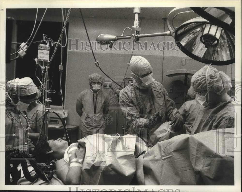 1978 Press Photo Surgeons in operating room on episode of &quot;Lifeline&quot; on NBC- Historic Images