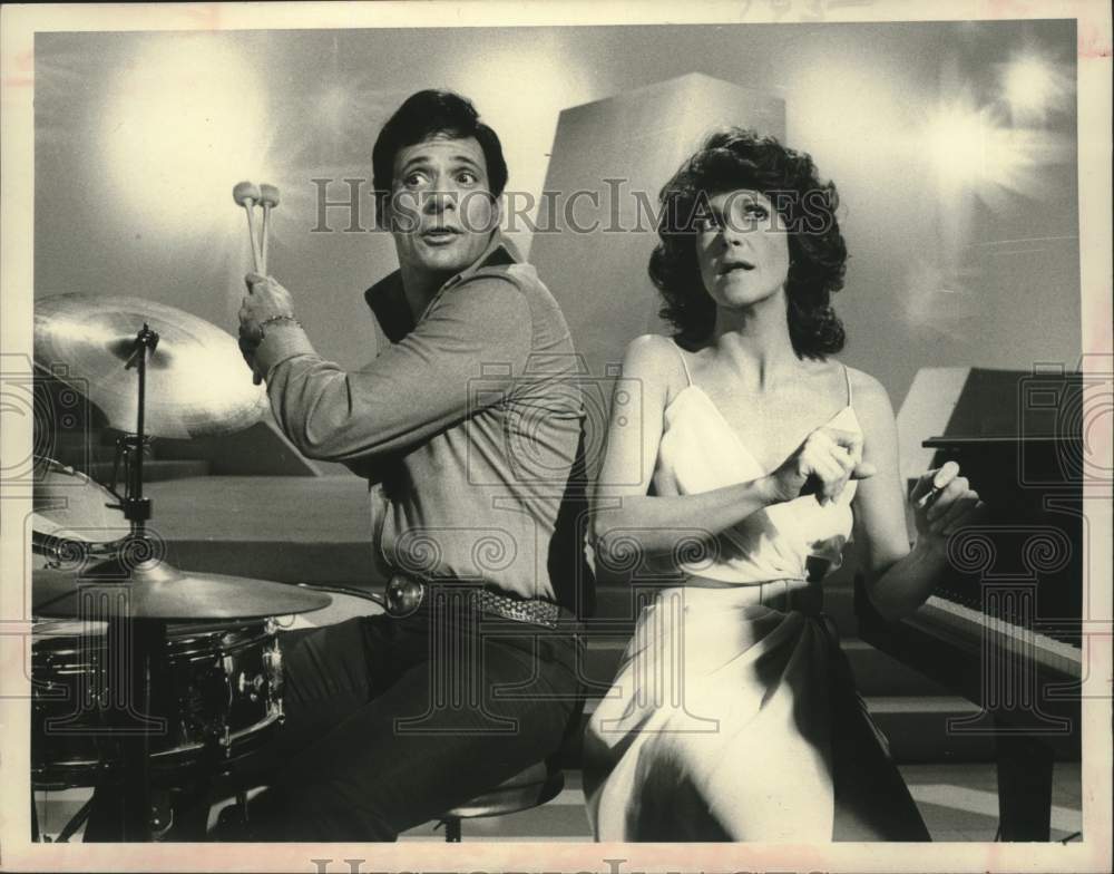 1980 Press Photo Ron Liebman &amp; Linda Lavin costar in movie scene - tup04660- Historic Images