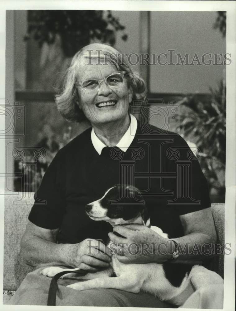 1982 Press Photo Dog trainer Barbara Woodhouse in &quot;You and Your Pets&quot; on Daytime- Historic Images