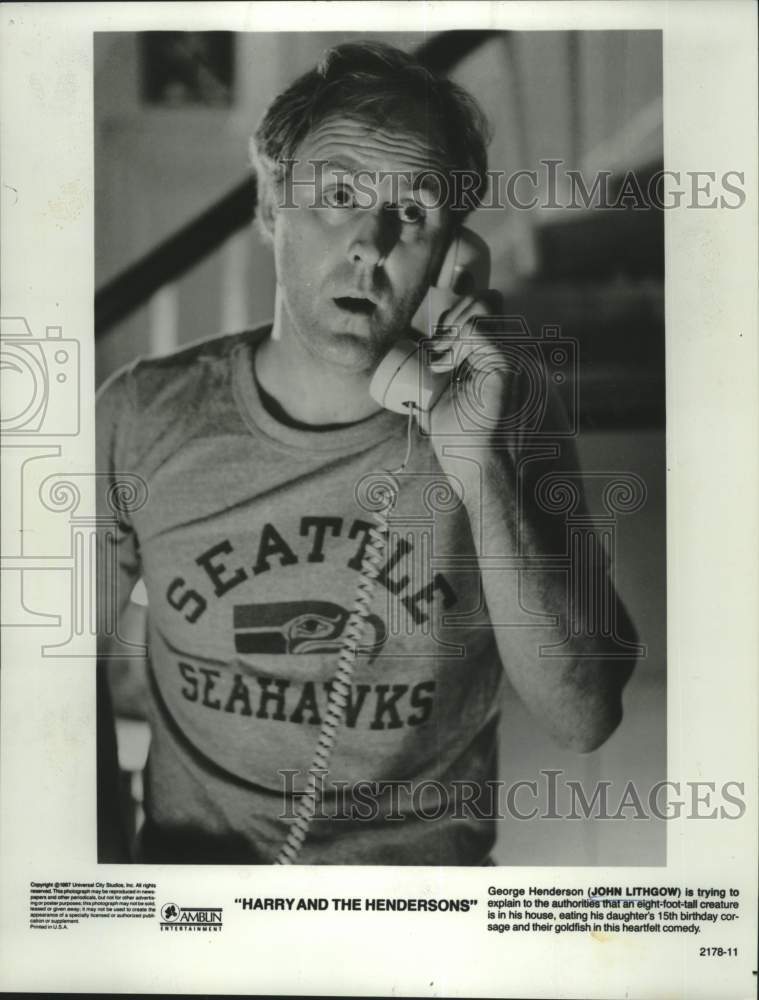 1987 Press Photo John Lithgow stars in &quot;Harry and the Hendersons&quot; - tup05098- Historic Images