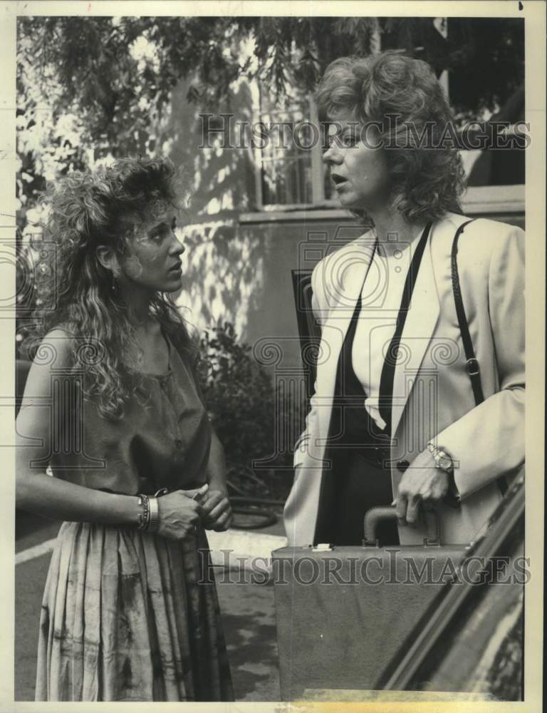 1987 Press Photo Sarah Jessica Parker &amp; Janet Carroll star in A Year in the Life- Historic Images