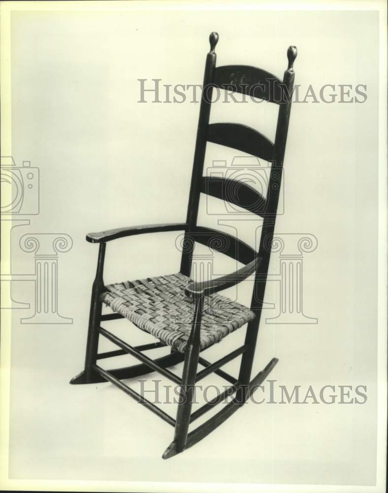 1988 Press Photo Armed Shaker rocking chair from Alfred, Maine, circa 1820-1840- Historic Images