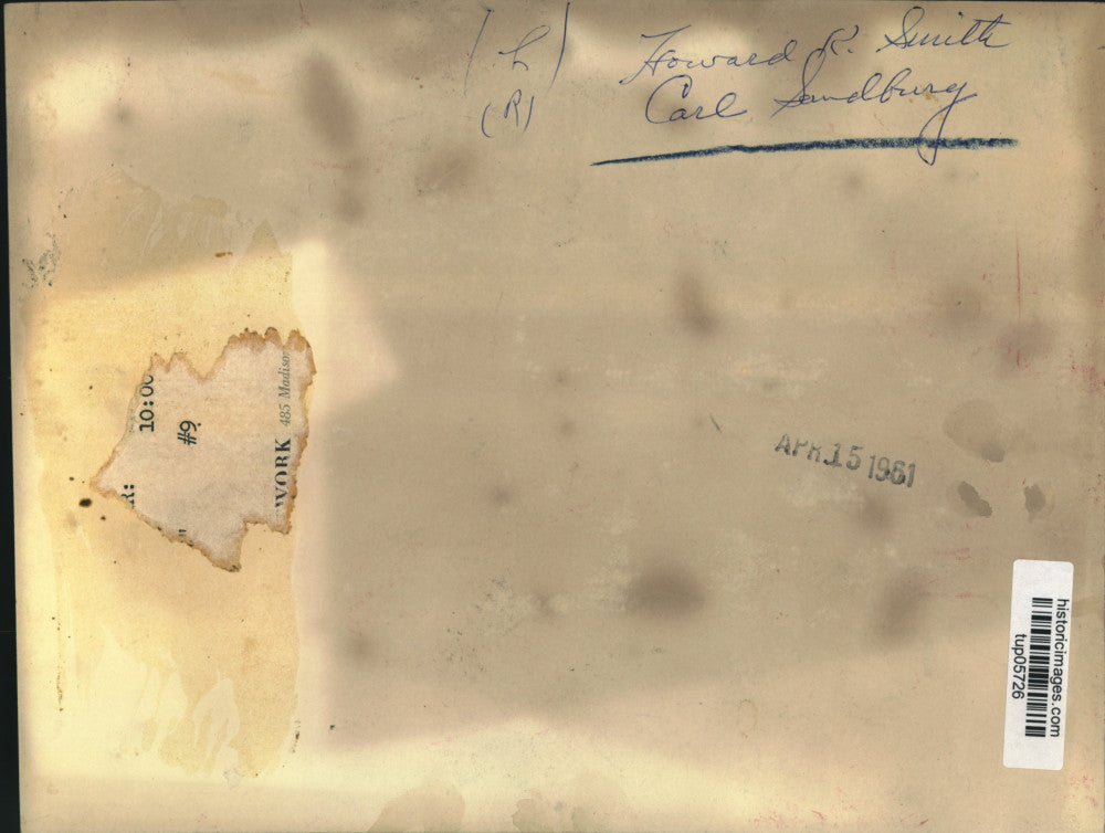 1961 Press Photo Howard R. Smith with author Carl Sandburg - tup05726