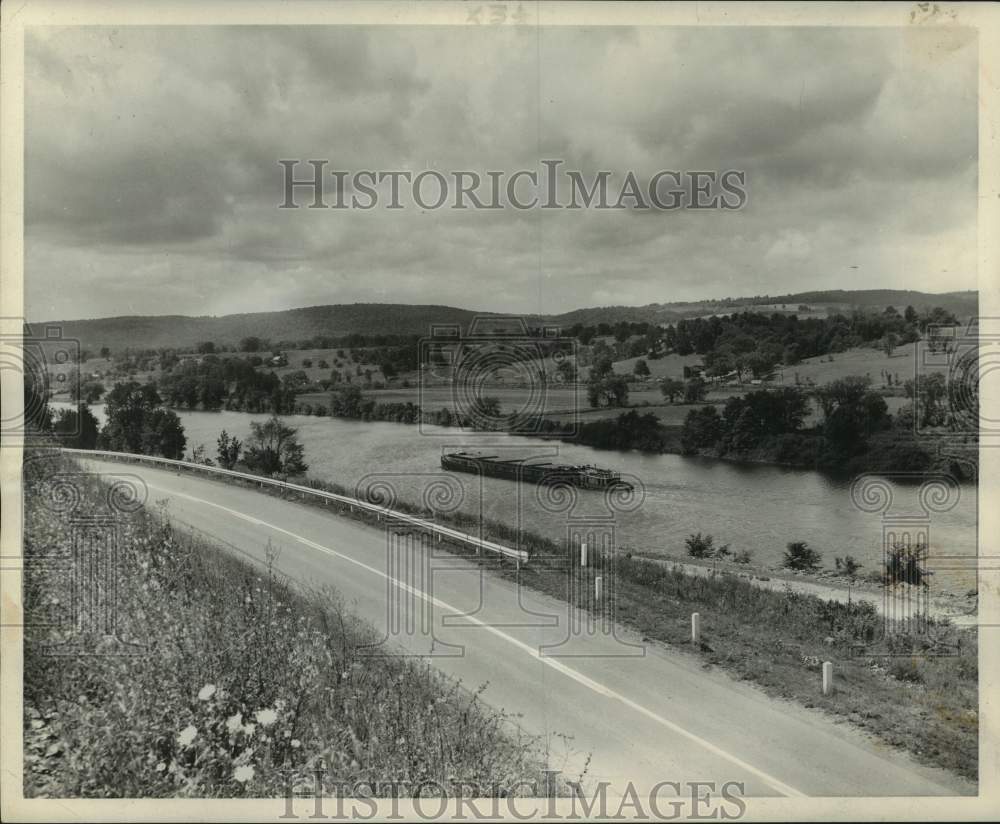 1964 Press Photo View of Route 5 along the Mohawk River, Montgomery County, NY