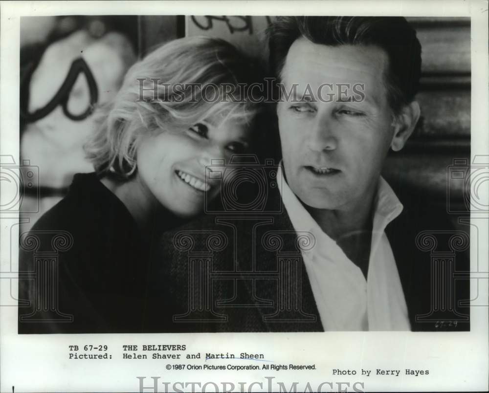 1987 Press Photo Helen Shaver &amp; Martin Sheen costar in &quot;The Believers&quot;- Historic Images