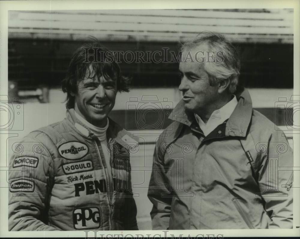 1984 Press Photo Indycar driver Rick Mears with Roger Penske in Michigan- Historic Images