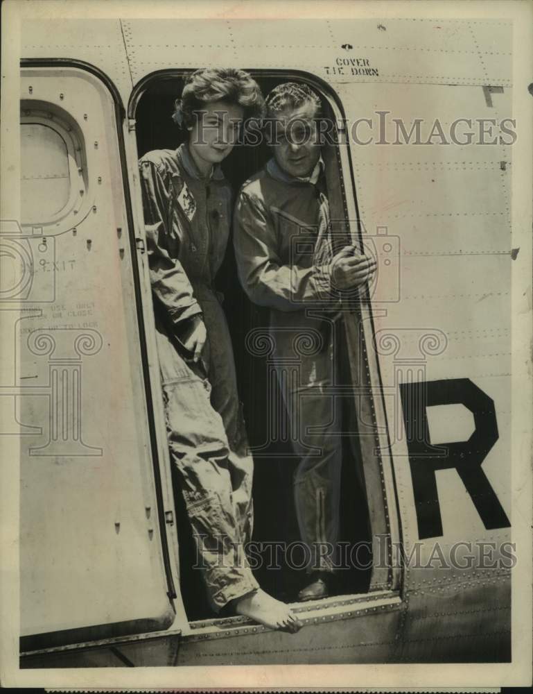 1959 Press Photo Helen Rogers with John Secondari on ABC-TV's "Open Hearing"- Historic Images