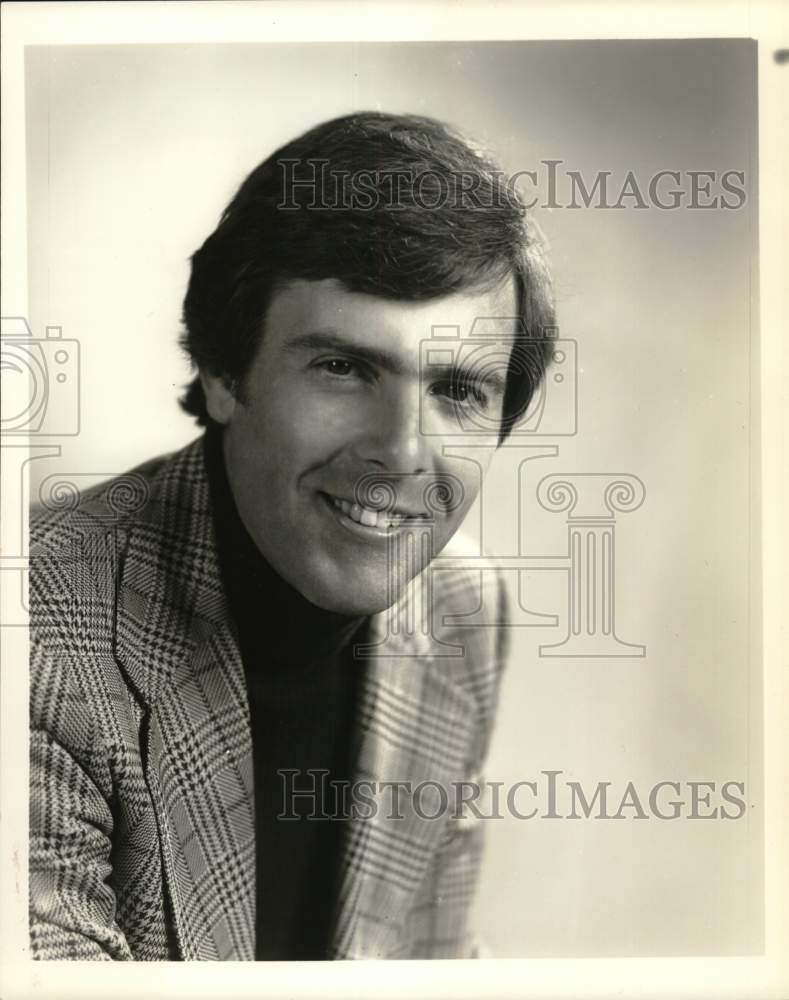 Press Photo CBS Sportscaster Jim Kelly on &quot;CBS Morning News&quot; - tup12113- Historic Images