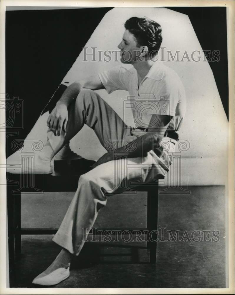 Press Photo Actor Burt Lancaster at age 20, training to be a circus acrobat- Historic Images