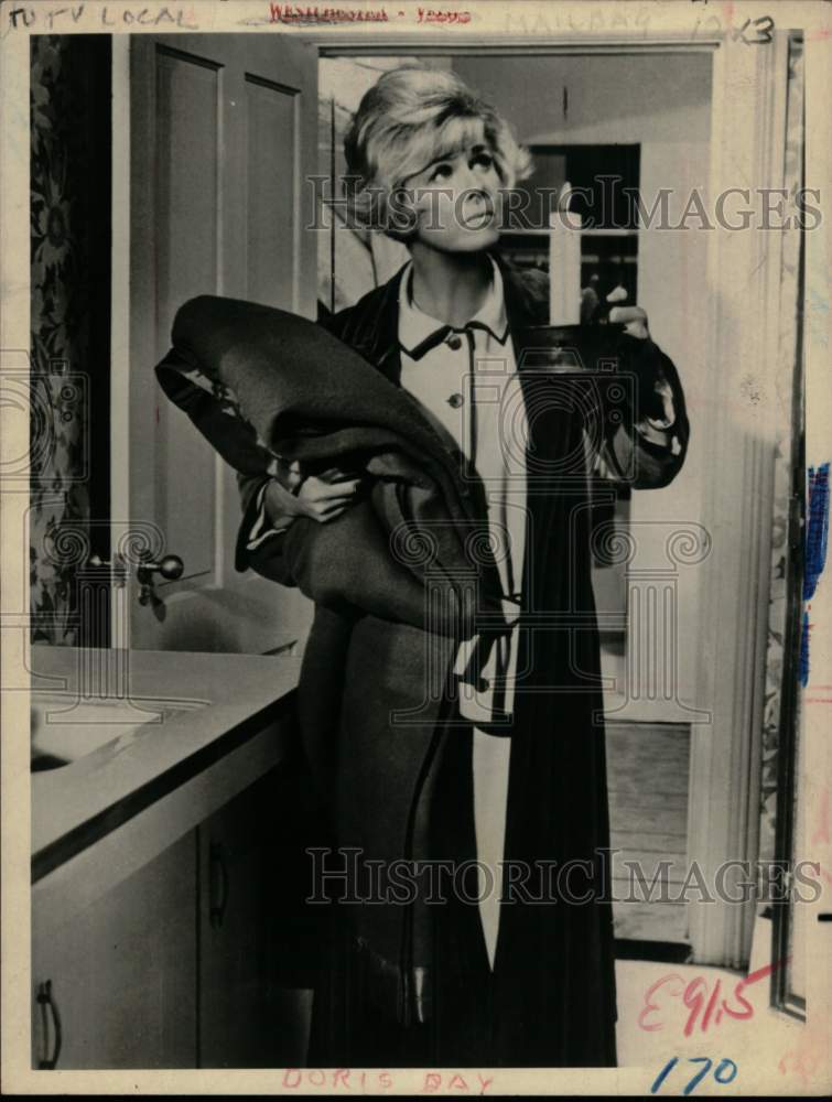 Press Photo Actress Doris Day in movie scene - tup19479- Historic Images