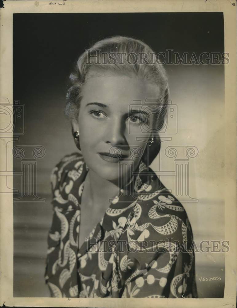 1949 Press Photo Ann Harding in American Theatre, Motion Picture, Radio and TV- Historic Images