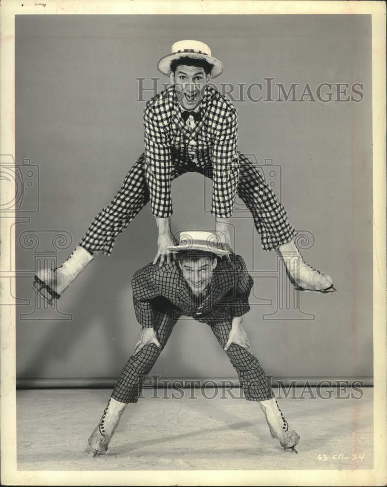 Press Photo Ice Skating Performers - tup23370- Historic Images