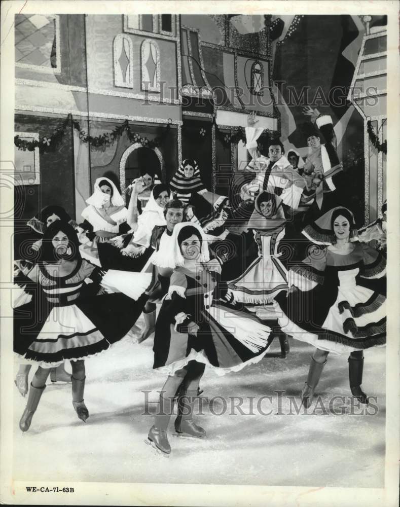 1972 Press Photo Ice Capades Performers in Costume - tup23374- Historic Images