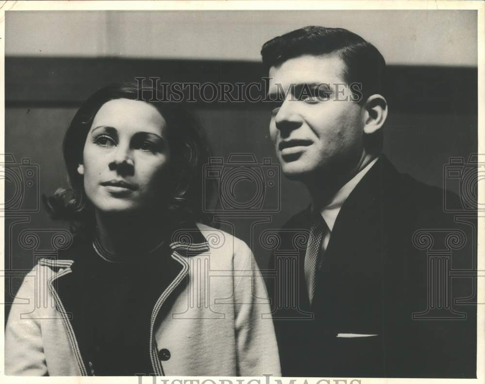 1963 Press Photo Robert Reed &amp; Joan Hackett in &quot;The Man With the Concrete Thumb&quot;- Historic Images