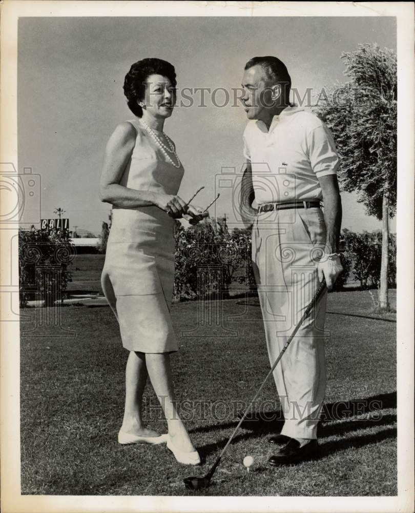 1959 Press Photo Ed Sullivan and His Wife Sylvia on Las Vegas Putting Green- Historic Images