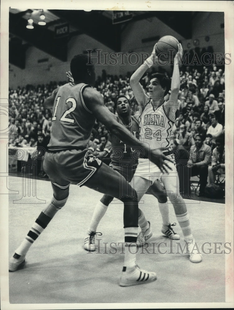 Press Photo Siena College basketball player Kevin McGaw during game - tus00019- Historic Images