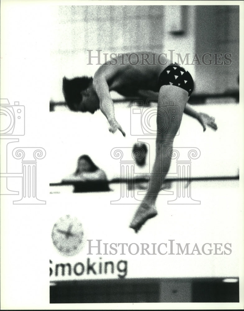 Press Photo Diver Peter Cliasera performs during Empire State Games in New York- Historic Images