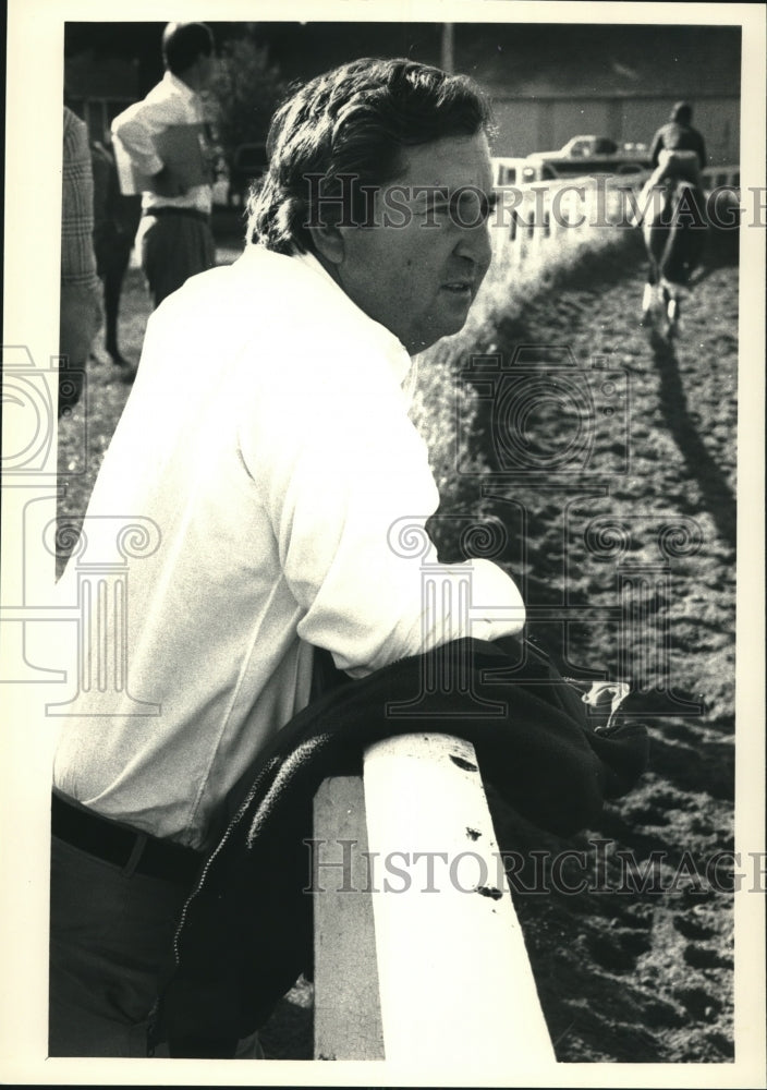 1987 Press Photo Horse trainer Shug McGaughey, Saratoga Race Course, New York- Historic Images