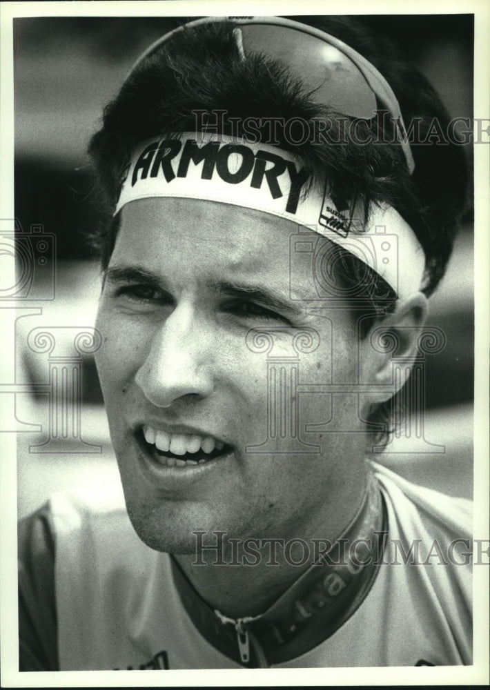 1990 Press Photo Armory Nissan&#39;s Noah Gullickson after bicyce race in Albany- Historic Images