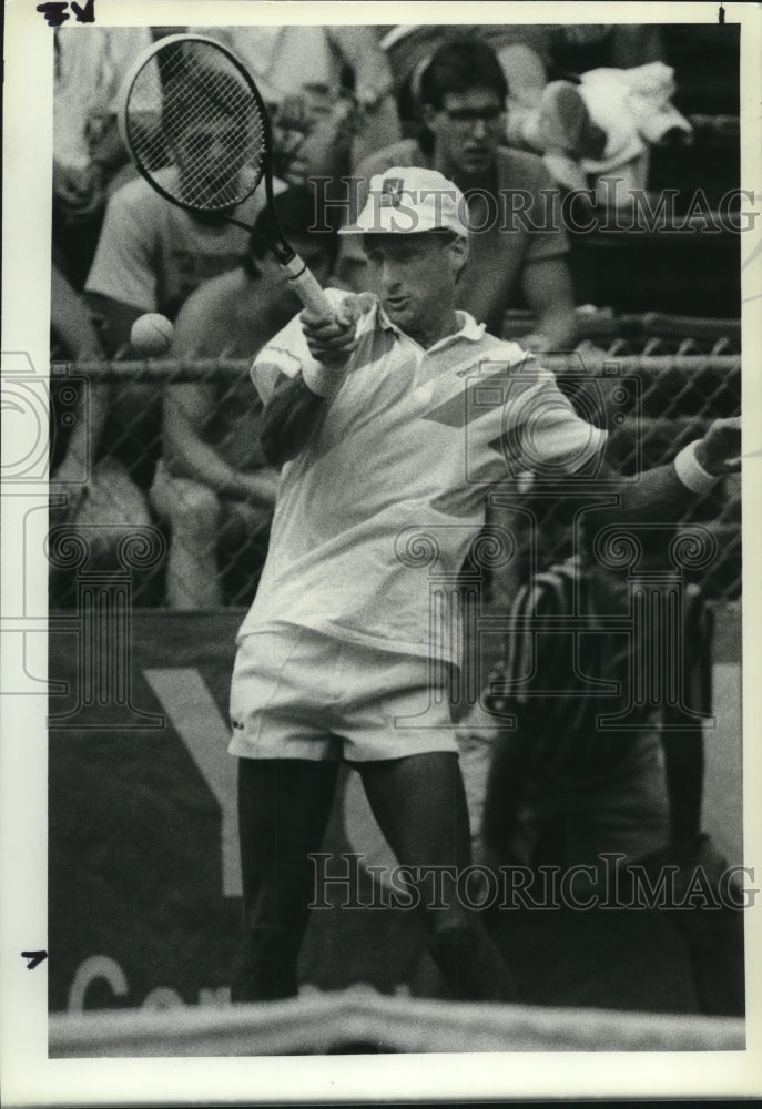 1989 Press Photo Tennis player Simon Youl hits shot in men&#39;s semi-finals match- Historic Images