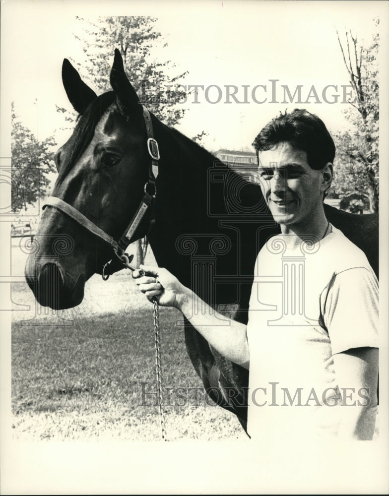 1988 Press Photo Race horse Sir Beaudamagus and trainer James Winske - tus00428- Historic Images