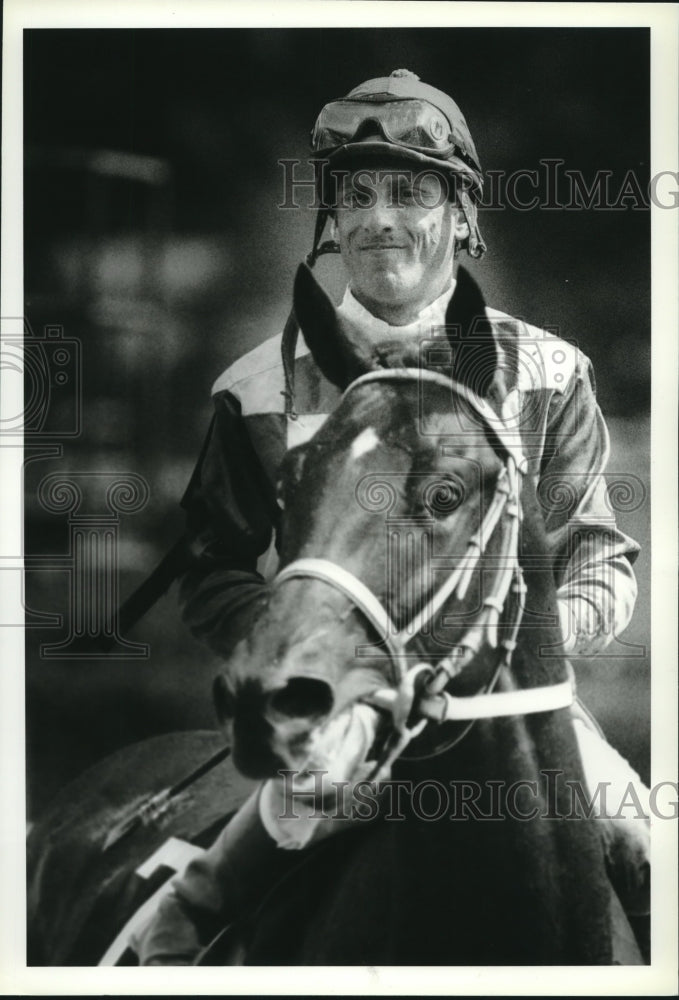 1990 Press Photo Both Richard Migliore and his Moumt Penski are all teeth- Historic Images