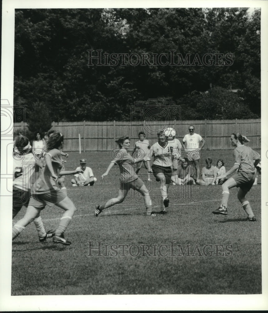 1991 Press Photo #15 Barb Haines of Adirondack kicks soccer ball past 3 opponent- Historic Images