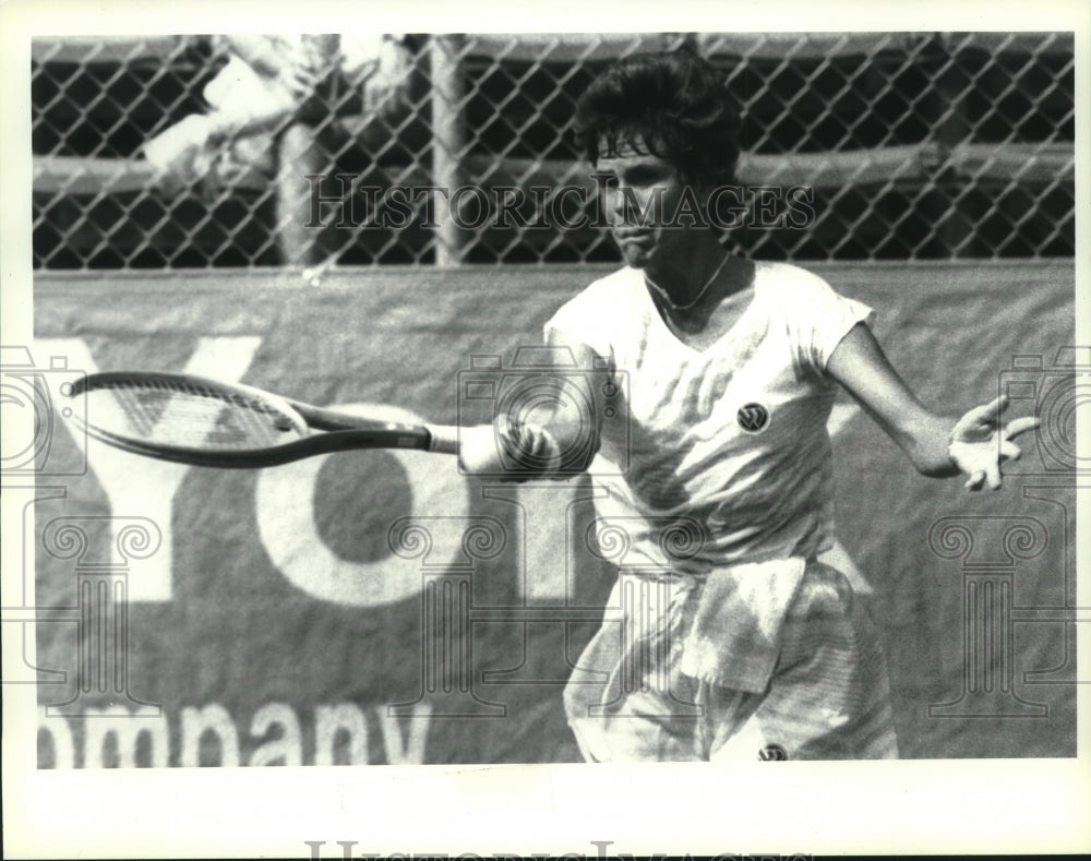 1989 Press Photo Tennis player B. Nagelsen hits a forehand to Ranata Baranski- Historic Images