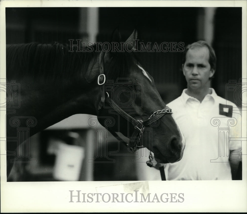 1987 Press Photo Lac Quimet with assistant trainer Mike Rivers at Saratoga Race- Historic Images