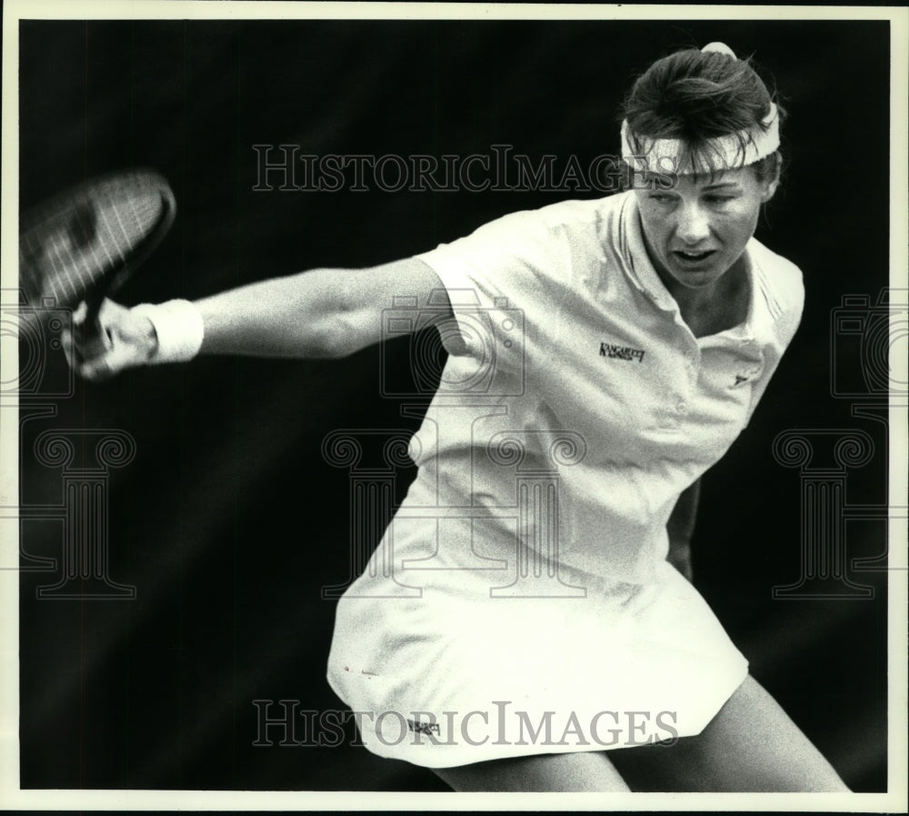 1990 Press Photo Elizabeth Smylie competes in OTB Open in Schenectady, New York- Historic Images