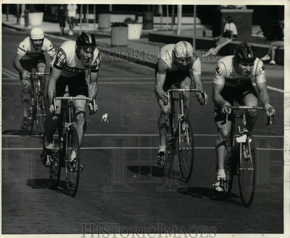 1984 Press Photo Bicyclists compete in Troy, New York Criterium race - tus00903- Historic Images