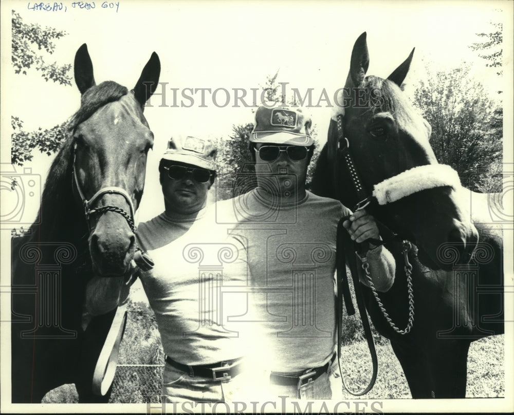 1989 Press Photo Harness driver Jean Guy Lareau with horses, Saratoga, New York- Historic Images