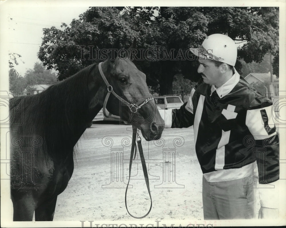 Press Photo Joe Landers of Saratoga Harness with Maud&#39;s Pride - tus01384- Historic Images