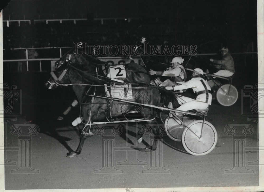 Press Photo Drivers with horses in action during harness race at Saratoga- Historic Images