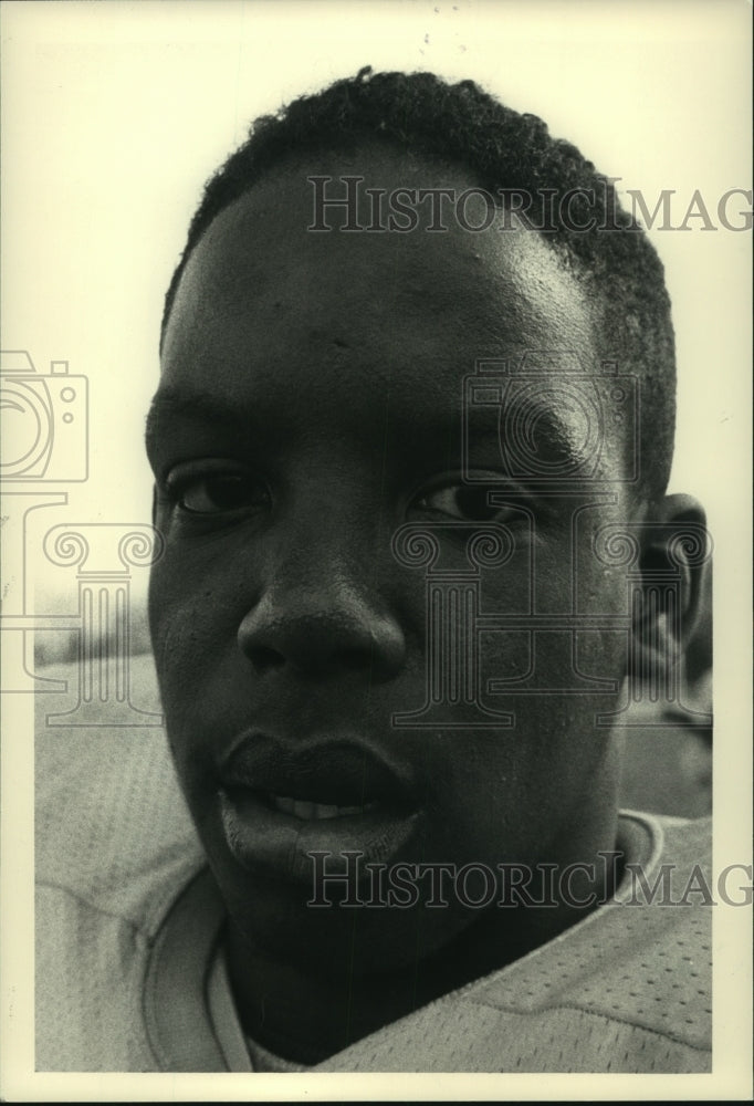 Press Photo Football player Chuck Dukes - tus01648- Historic Images