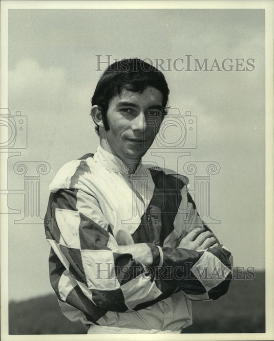 1972 Press Photo Jerry Wood, Green Mountain Jockey, poses in his uniform- Historic Images