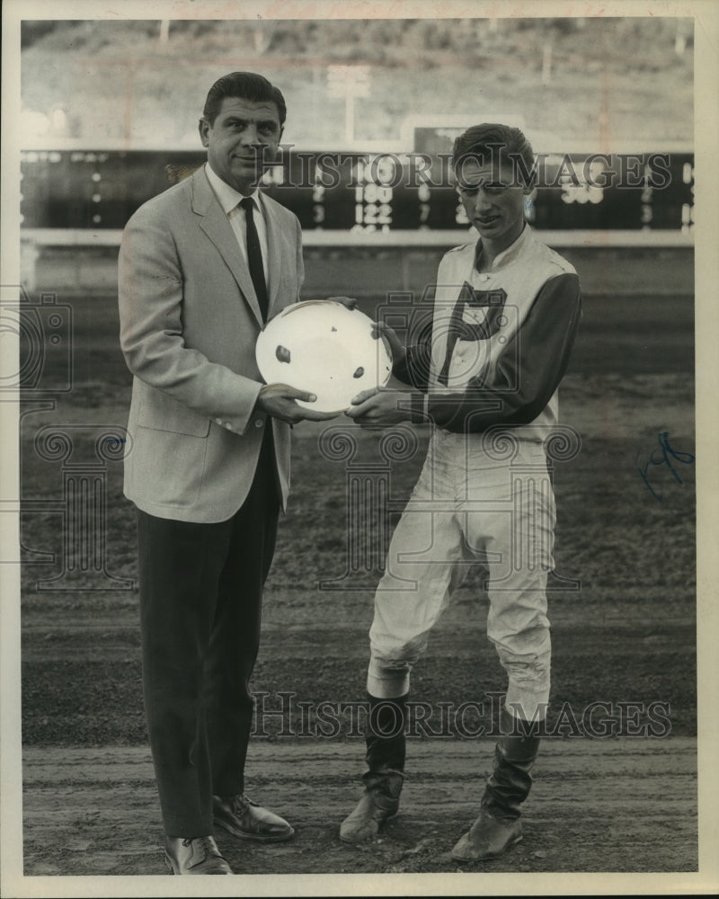 1964 Press Photo Vincent J. Barimo &amp; Billy Mac Wilson on track in New York- Historic Images