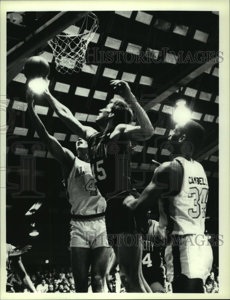 1987 Press Photo Albany Patroons basketball action in New York - tus01904- Historic Images