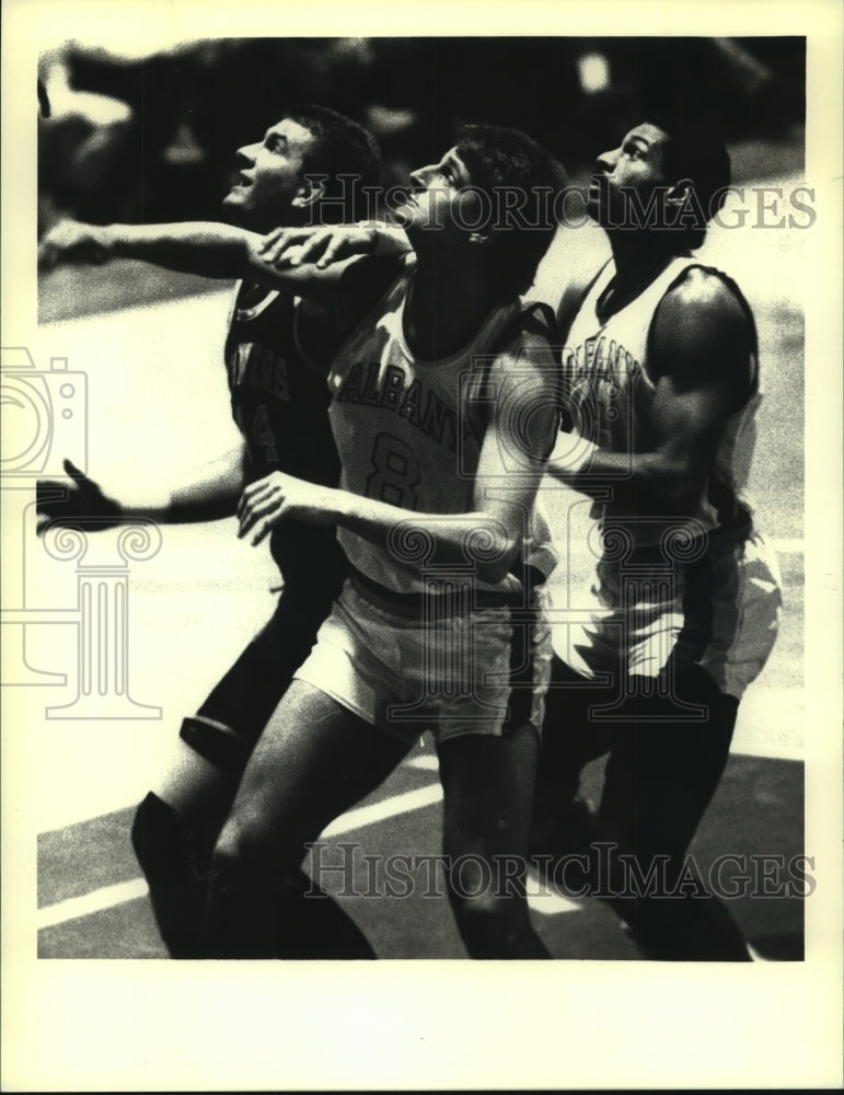 1987 Press Photo Albany Patroons basketball action in New York - tus01905- Historic Images