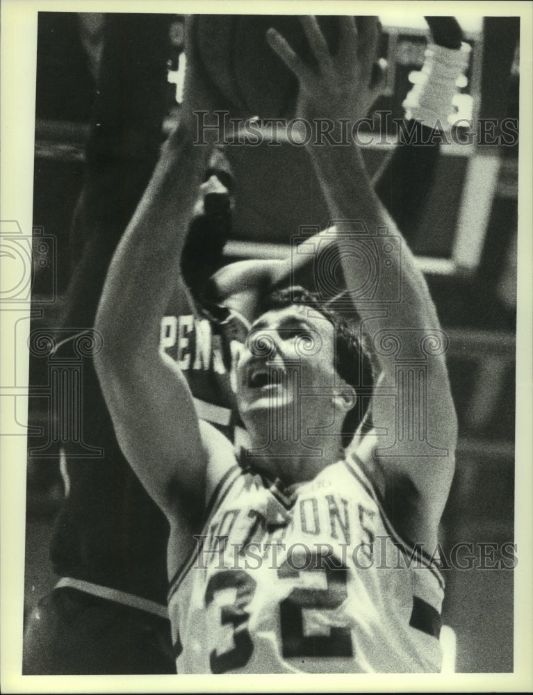 1989 Press Photo Albany Patroons #32 Doug Lee goes for layup against Pensacola- Historic Images