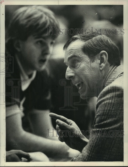 1985 Press Photo Albany New York State Basketball Coach Dick "Doc" Sauers- Historic Images