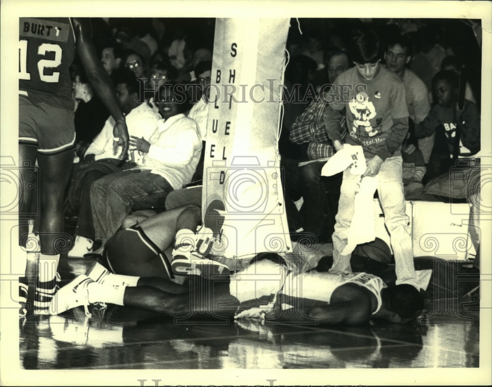 1988 Press Photo Albany Patroons vs. Savannah Spirits action in New York- Historic Images