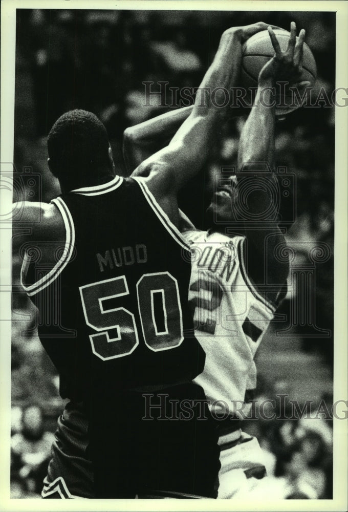 1990 Press Photo Albany Patroons vs. Columbus Horizon basketball in New York- Historic Images