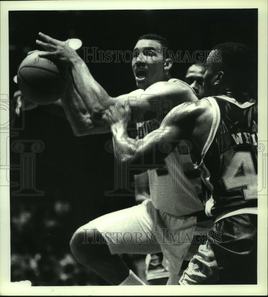 1990 Press Photo Albany Patroons vs. Sioux Falls Sky Force basketball, New York- Historic Images